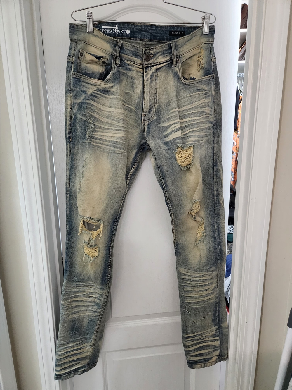 Copper Rivet Slim Fit Distressed Men's Skinny Jeans - Faded Blue